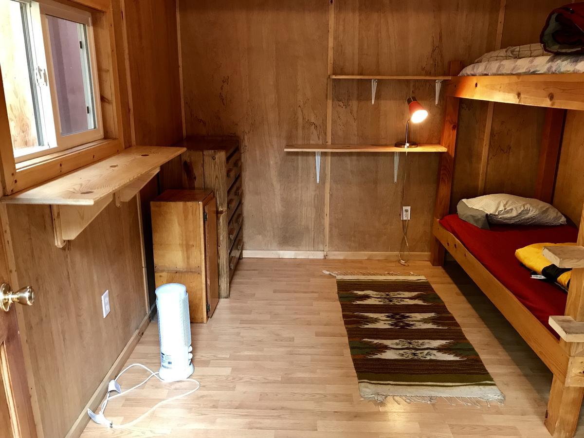 Sven'S Basecamp Hostel Fairbanks Exterior photo