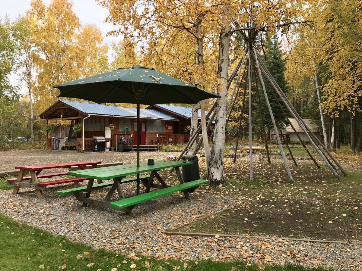 Sven'S Basecamp Hostel Fairbanks Exterior photo