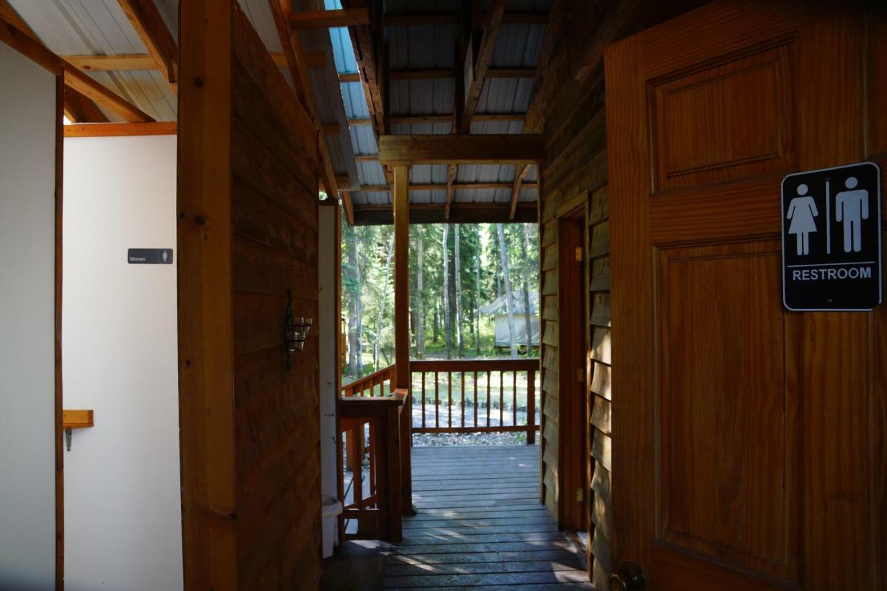 Sven'S Basecamp Hostel Fairbanks Exterior photo